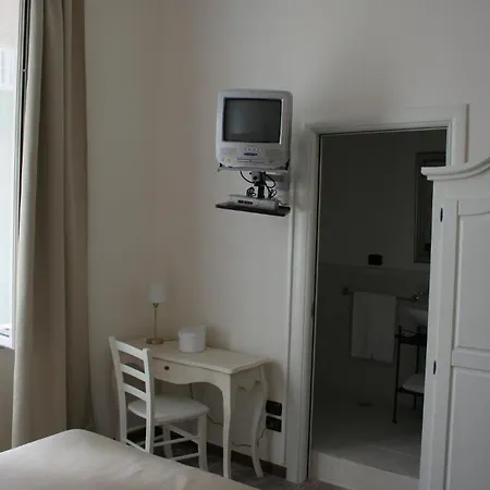 לינה וארוחת בוקר La Dimora Dei Baroni נאפולי